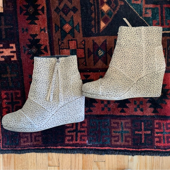 Toms Zip Ankle Booties - Picture 2 of 7